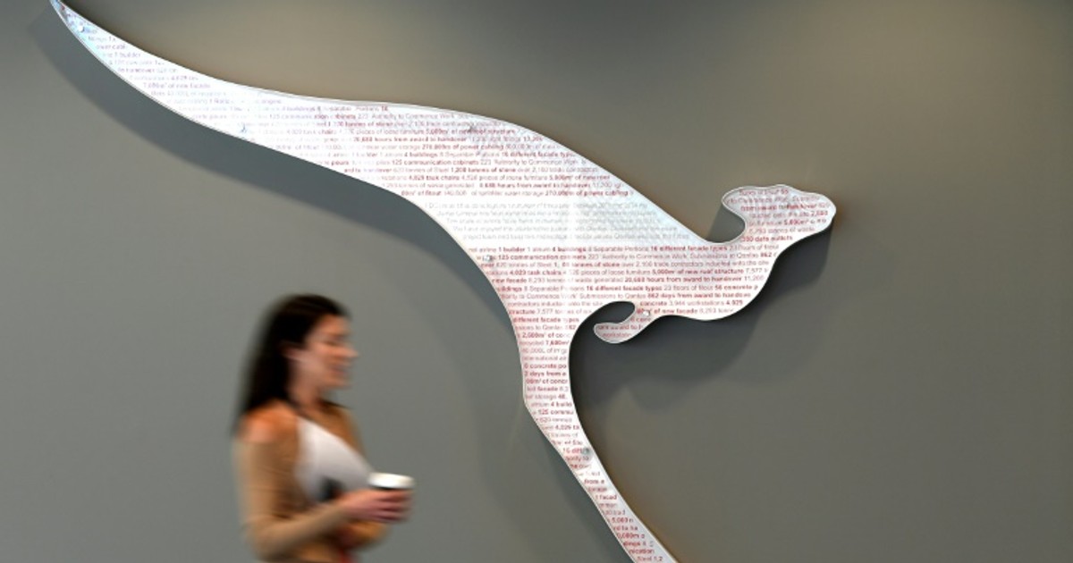 Australia's Qantas cuts 6,000 jobs in post-COVID restructure [ARTICLE]