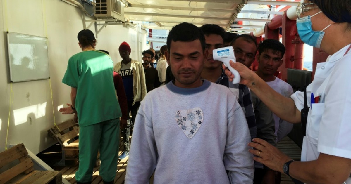 Italy to allow 180 migrants to leave ship: charity [ARTICLE]
