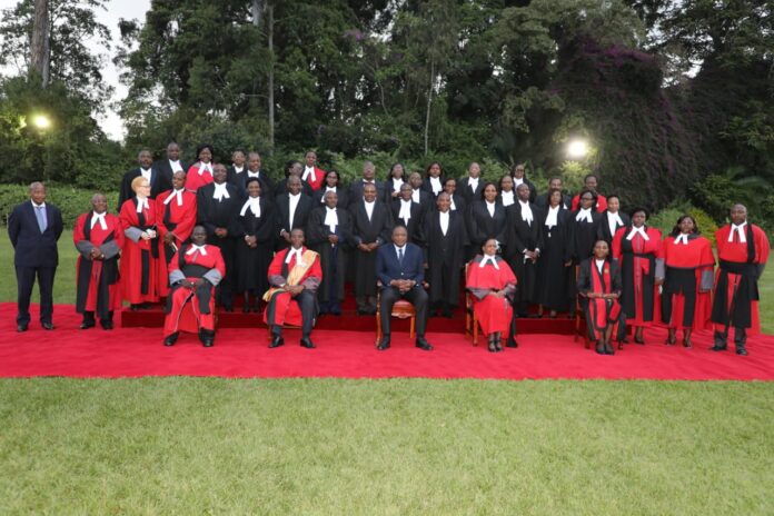 UHURU SWEARS IN JUDGES IGNORING PROTESTS FROM, KMJA, LSK AND KENYANS.