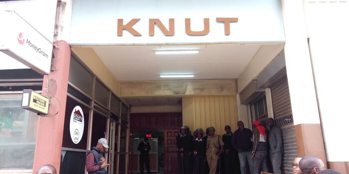 Auctioneers Raid KNUT Headquarters - Kenyans.co.ke