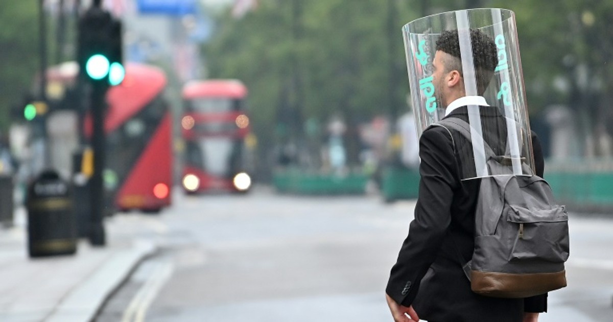 England scraps quarantine for 50 countries - but not US [ARTICLE]