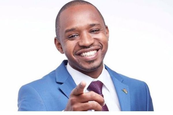 Governor Alfred Mutua threatens to sue Boniface Mwangi for defamation