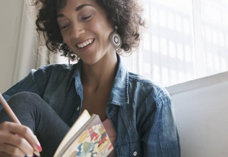 Making New Year’s resolutions stick! Eve woman