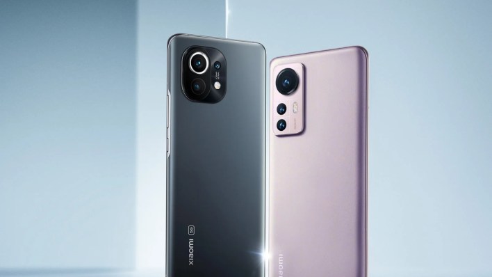 Comparing Xiaomi's best vs Apple's Best; Xiaomi 12 vs iPhone 13