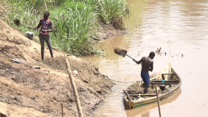 Youths find refuge in sand mining after pandemic disruptions – Kenya News Agency