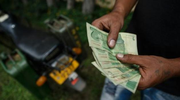 Zimbabwean central bank lifts suspension on bank lending