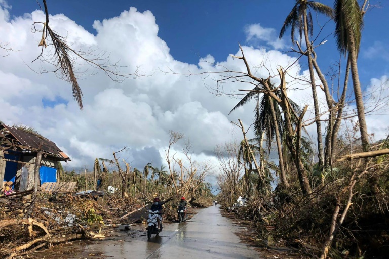 Troops race to deliver aid to Philippine typhoon survivors » Capital News