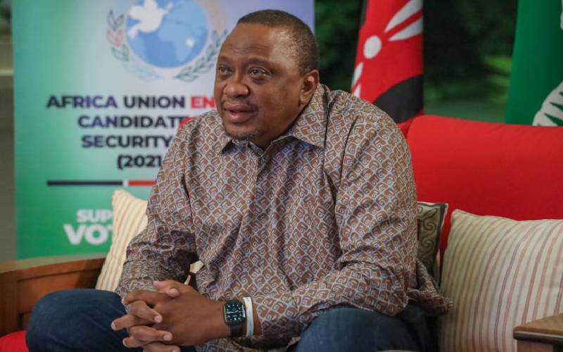 Uhuru in another surprise visit to city slums to inspect projects