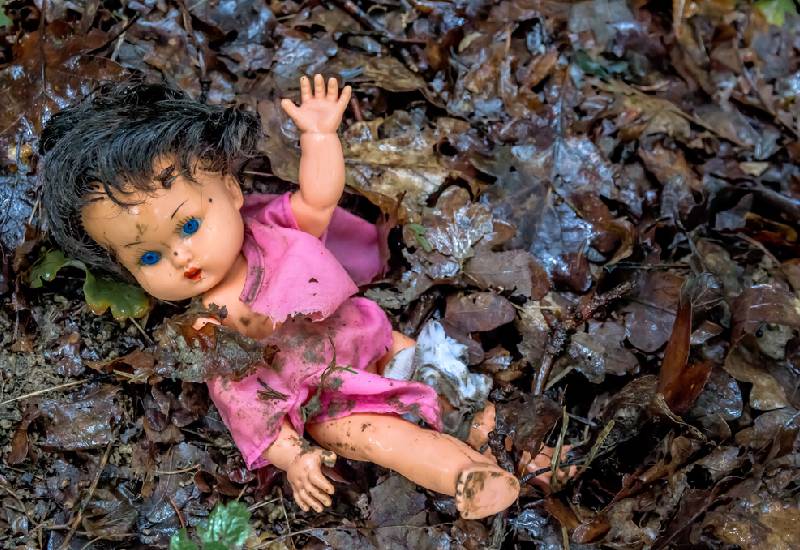 When childhood trauma silently destroys your life Eve woman