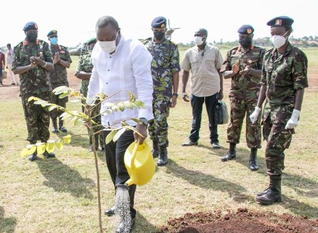 President Uhuru commissions KDF operational vehicles and engineering equipment