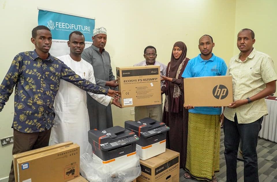 Cooperative societies in Garissa receive laptops, printers – Kenya News Agency