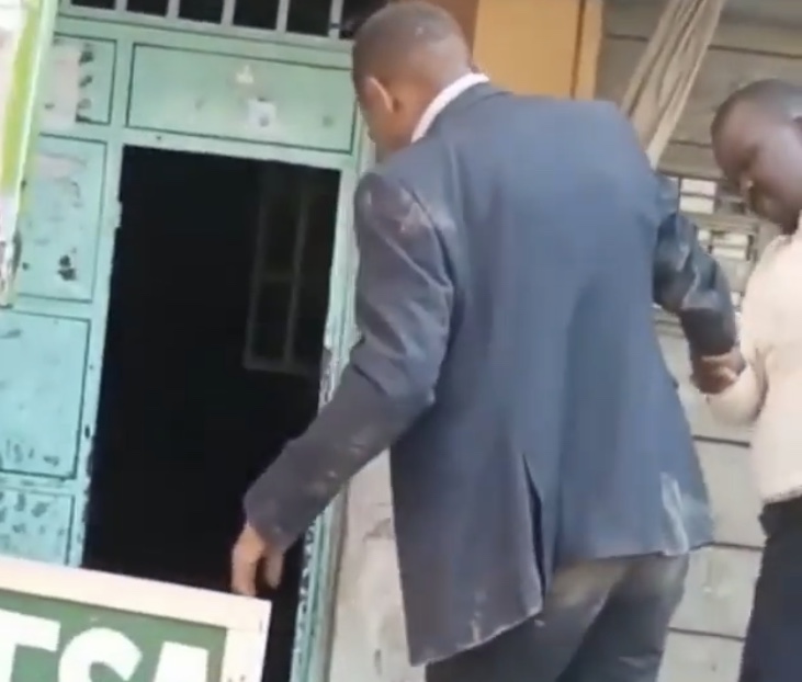 Drunk And Disorderly- Omosh Spotted At A Local Club 'Entertaining' Netizens (Video)