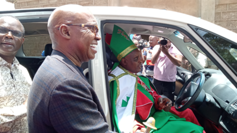 Jimi Wanjigi gifts Kirinyaga bishop new car – Nairobi News