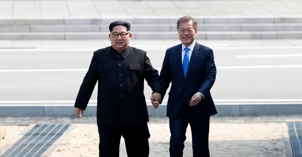 President Moon Exchanges Farewell Letters With Kim Jong-un