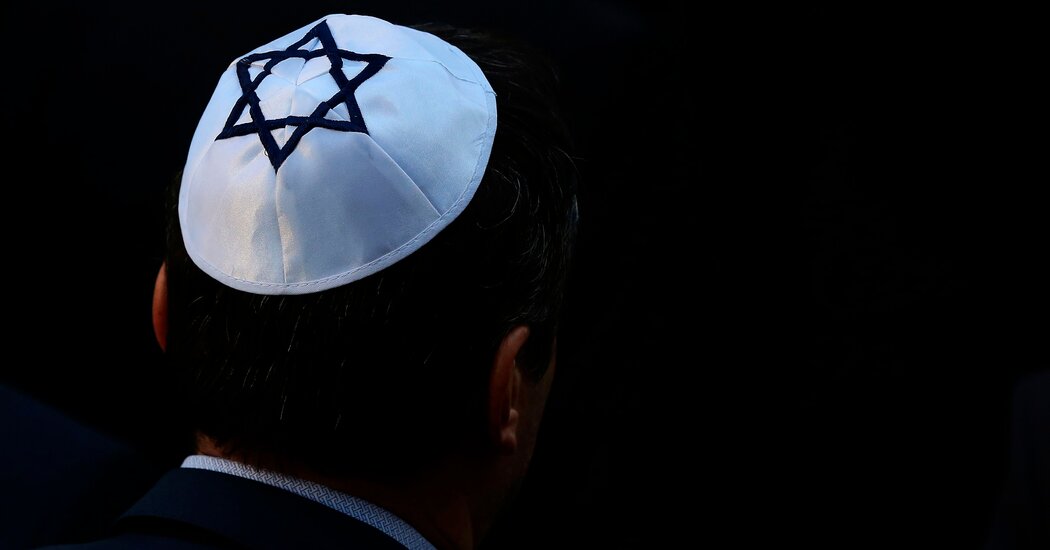 Opinion | Anti-Semitic Attacks on Jews Over Israel Are a Gift to the Right