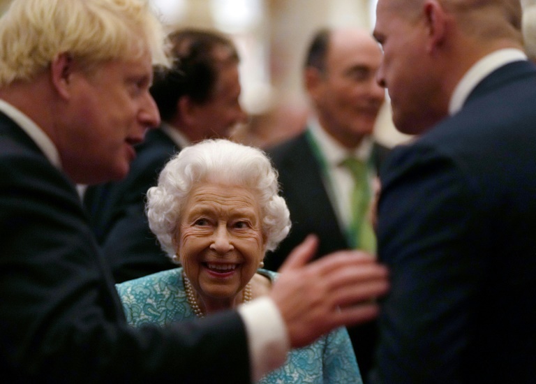 Queen Elizabeth II spent night in hospital for tests: palace » Capital News