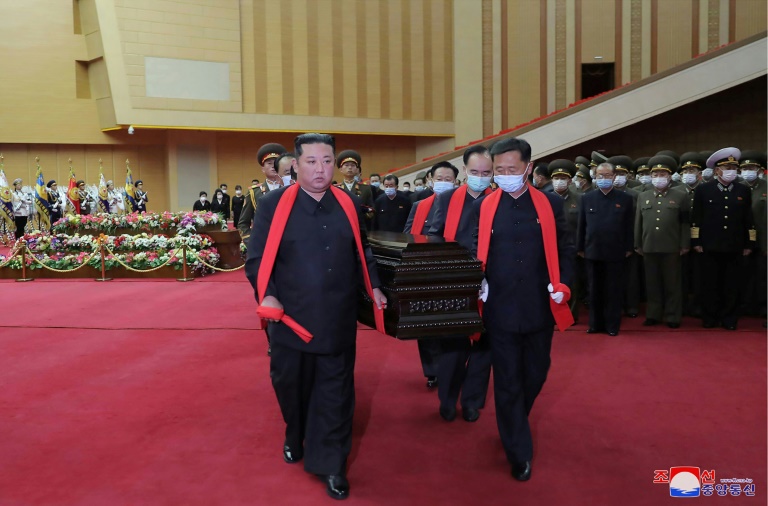 Kim Jong Un carries coffin at N. Korean military officer's funeral » Capital News