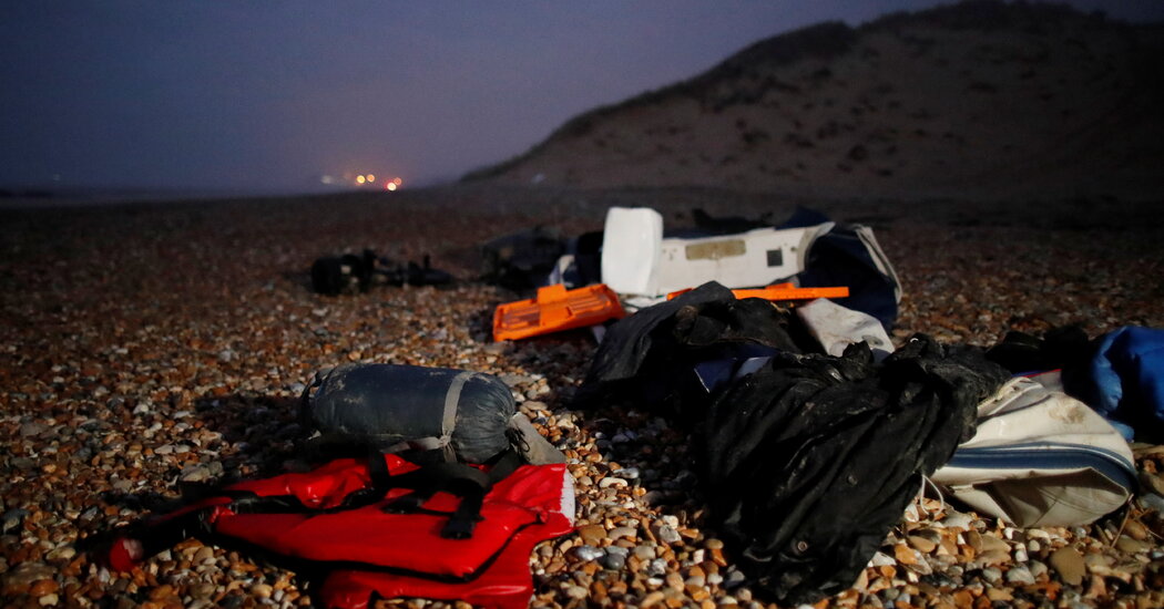31 Migrants Drown Trying to Go From France to U.K. by Boat