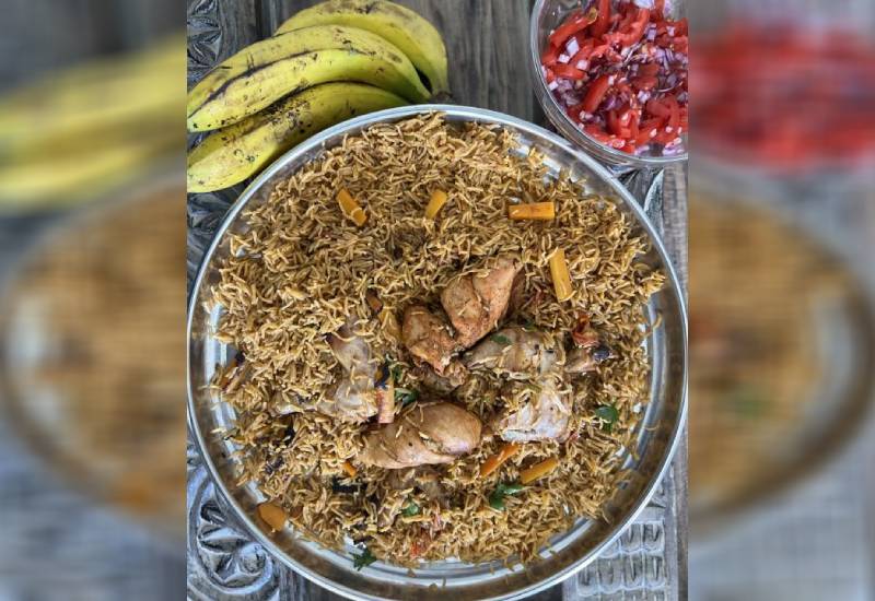 Spicy chicken rice Eve woman