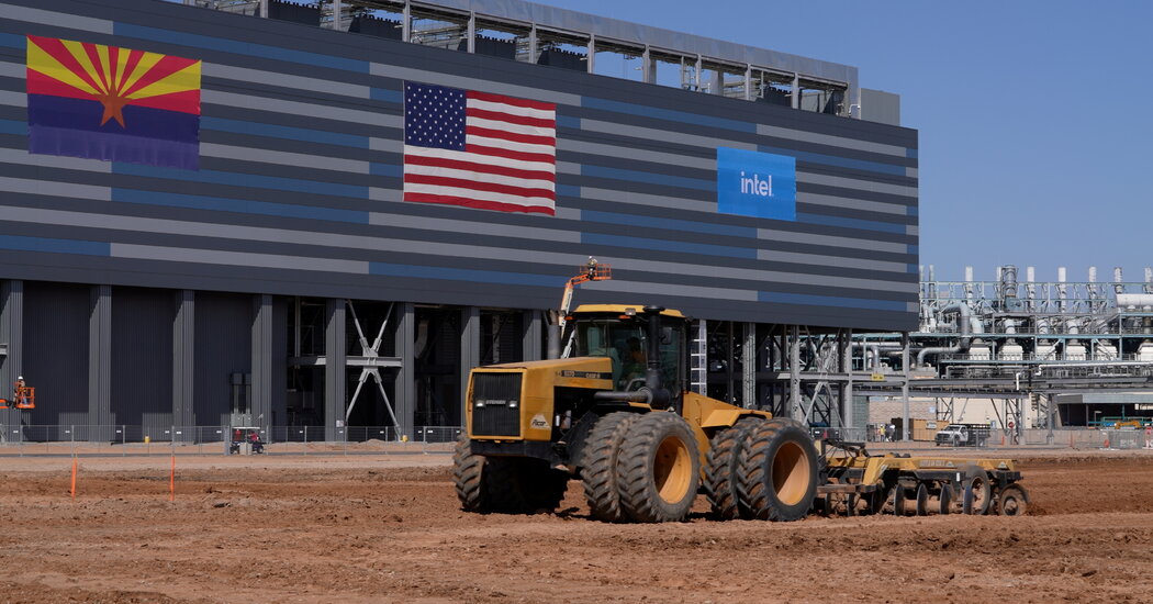 Intel to Invest at Least $20 Billion in New Chip Factories in Ohio