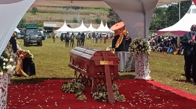 Fashion icon Orie Rogo Manduli laid to rest in a colourful event as mourners brave rains » Capital News