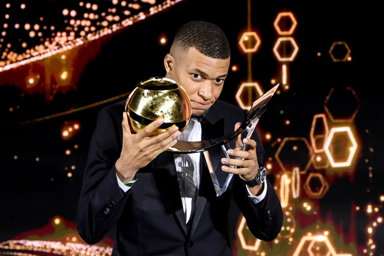 Mbappe staying at PSG for now
