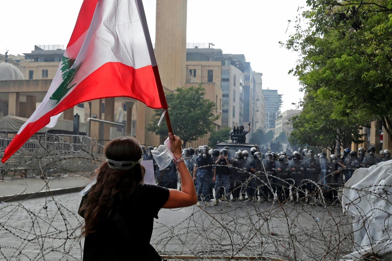 Protesters seize Lebanon foreign ministry after deadly blast » Capital News