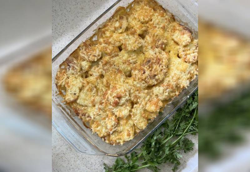 Cheesy potato béchamel Eve woman