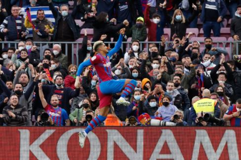 Barca's Araujo apologises for his gesture in Espanyol match : The standard Sports