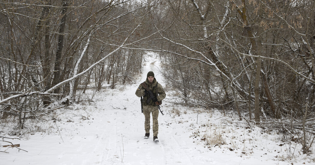 Ukraine Live Updates: Russian Forces Pull Back After Struggling to Take Ukraine’s Capital