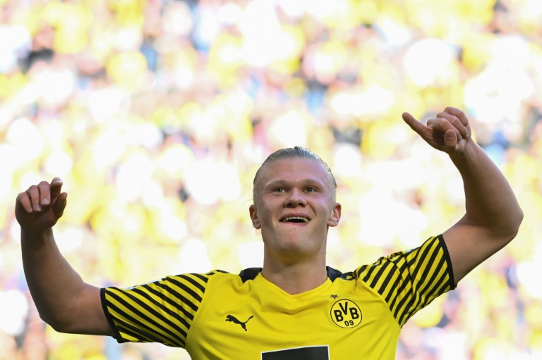 Guardiola drops heavy hint that Haaland is on way to Man City