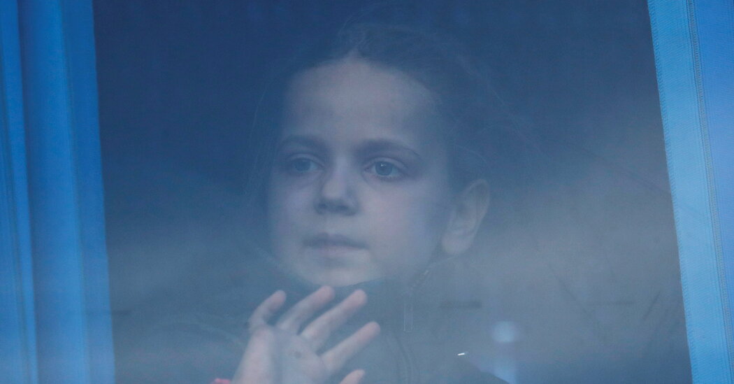 Live Updates: Ukraine Pushes Russians Back From Kharkiv Before Key Holiday