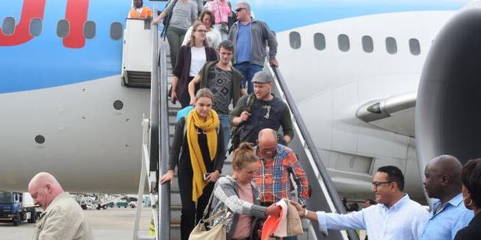 Tourists Swindled in Visa Scam