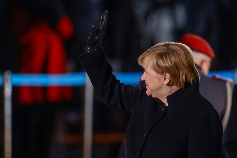 Merkel taps 'highlight' by punkrocker for farewell parade » Capital News