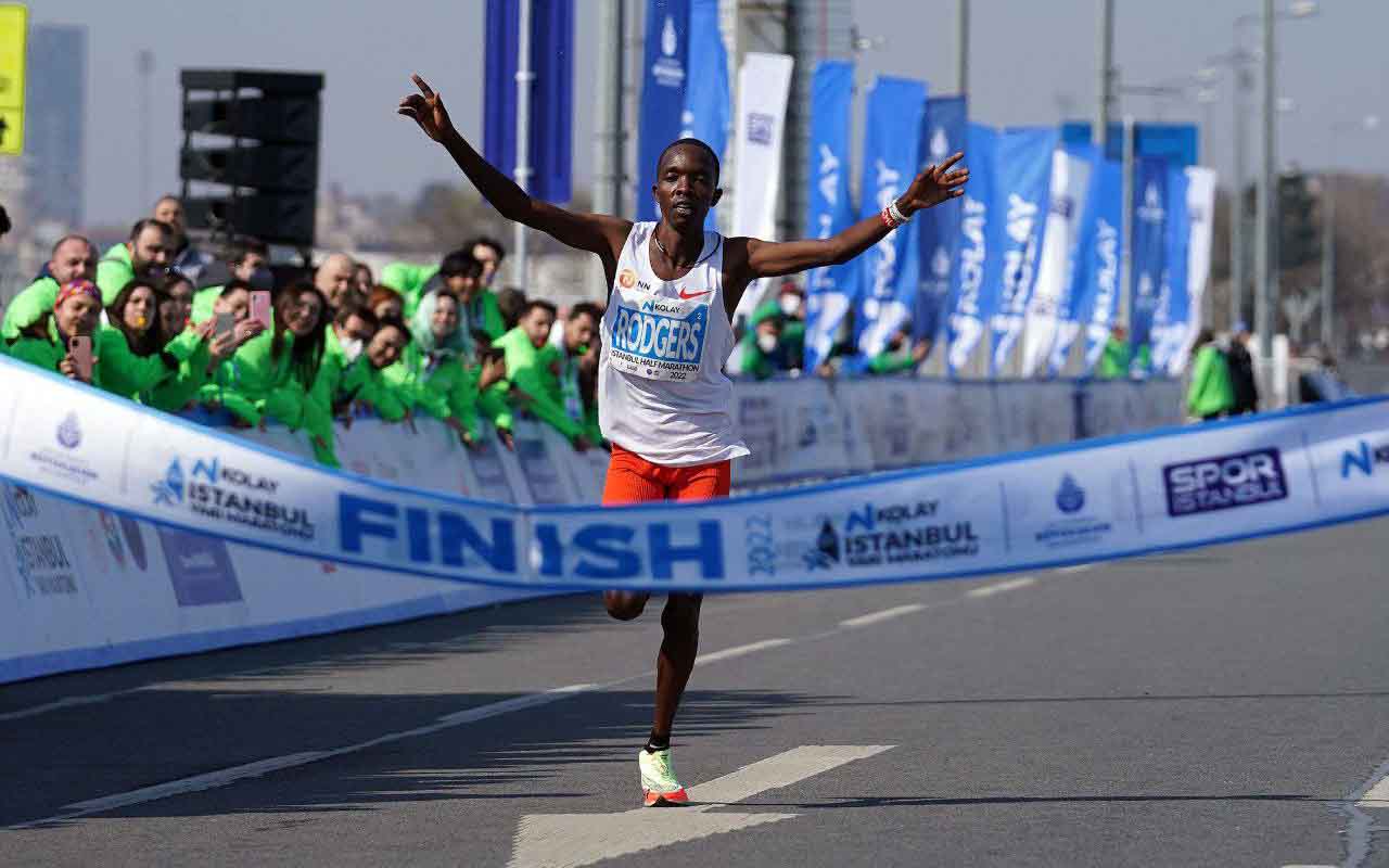 Kenyans shine in Turkey: Kwemoi, Obiri win races at 2022 Istanbul Half Marathon : The standard Sports