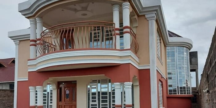 Kenyan in US Gifts Multi-Million Thika Mansion to Neighbours [PHOTOS]