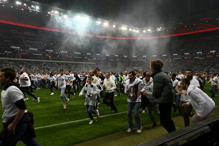 Extra flights added from Germany for Europa League final