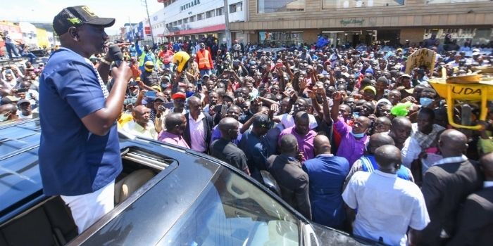 Ruto Condemns Uhuru's Decision to Fire Kenya Prisons Boss