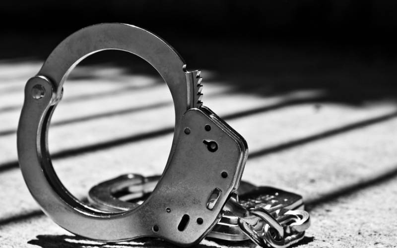 15-day-old baby left unattended as police arrest mother in the night