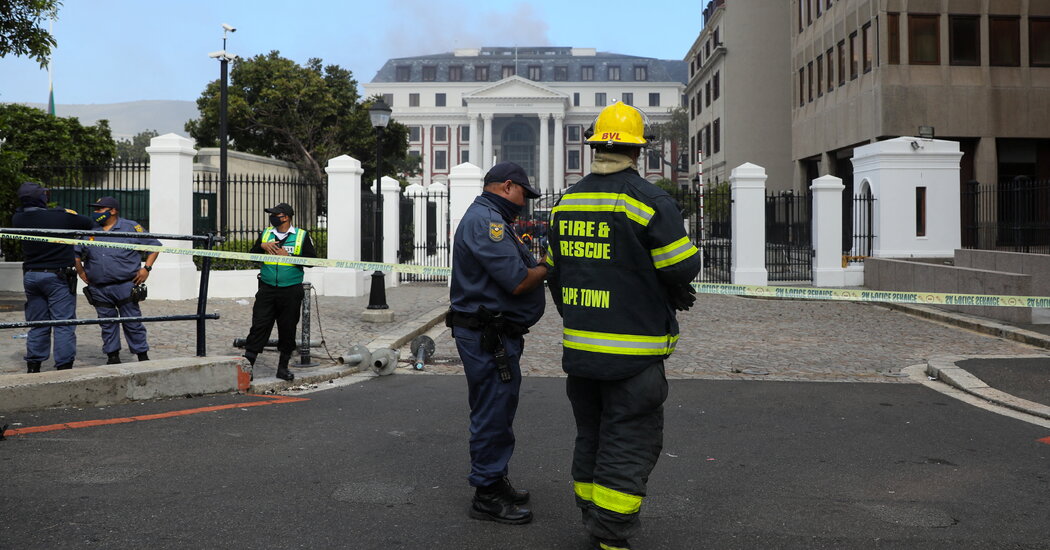 South Africa Parliament Fire Still Burning After 4 Hours