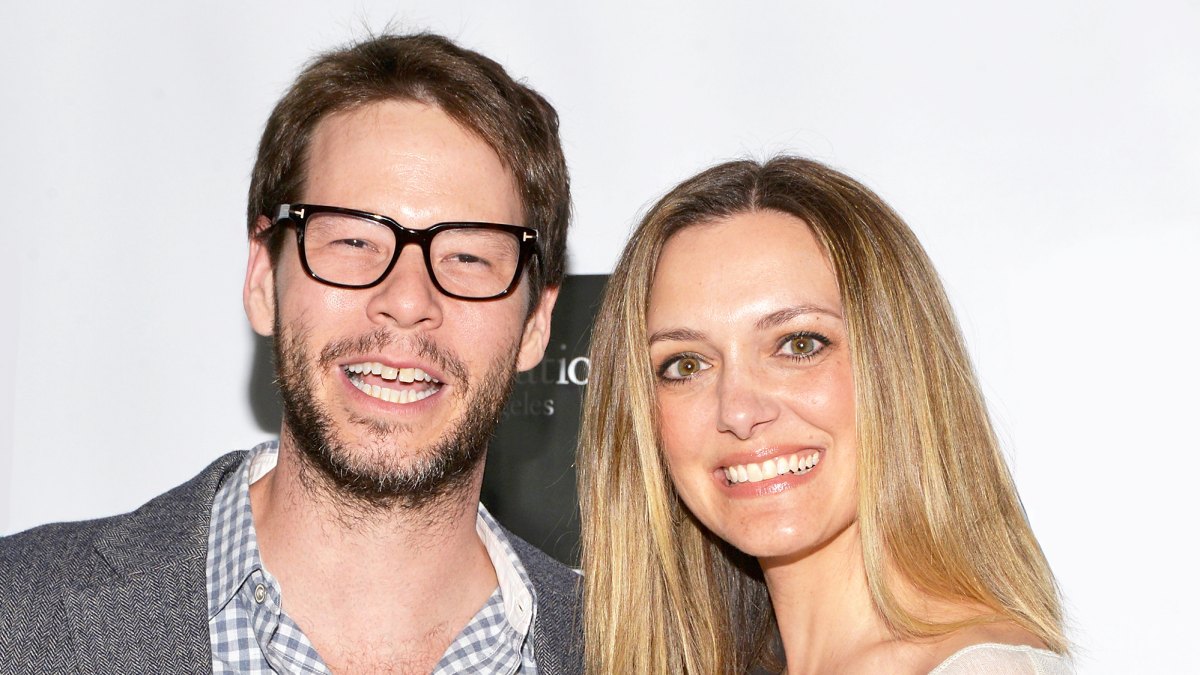 Ike Barinholtz biography