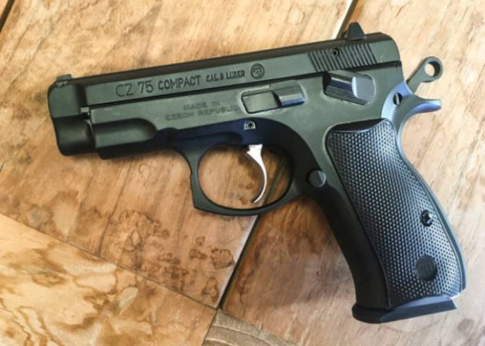 Police officer arrested while ‘attempting to sell gun, 40 bullets’