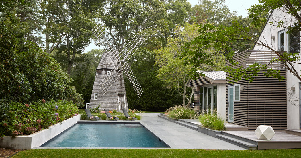 It Was a Charming Saltbox in the Hamptons. Now It’s Something Else.