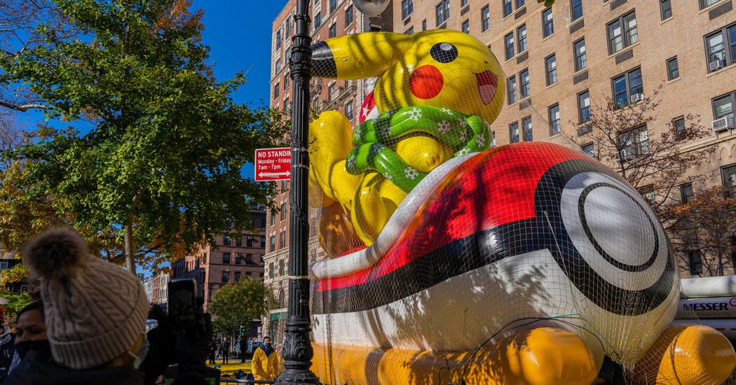 A Day in the Life of a Macy's Thanksgiving Parade Balloon Handler