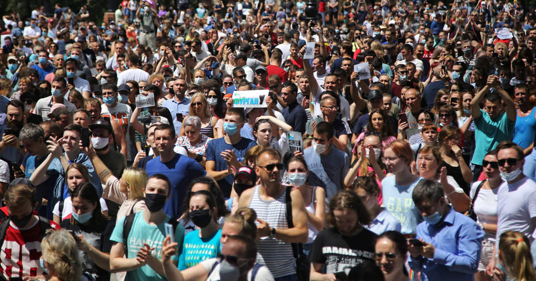 Protests Rock Russian Far East With Calls for Putin to Resign