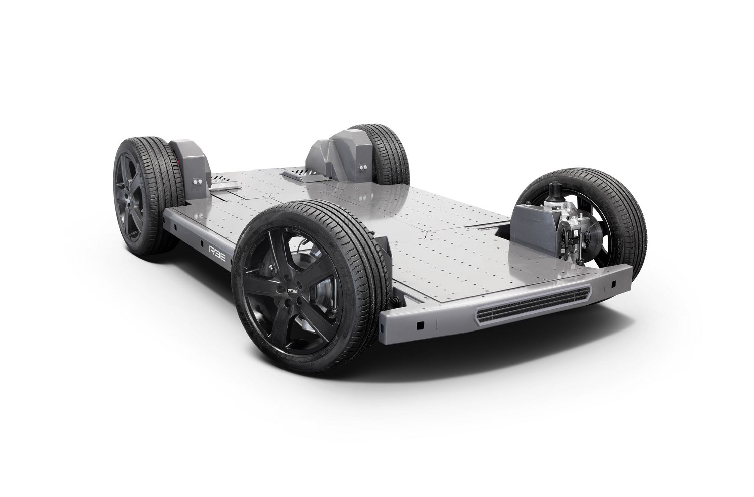 Car Makers Sign Deal to Produce Electric Commercial Vehicles