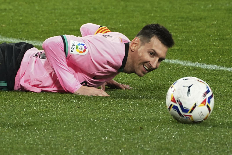 Lionel Messi 'offered complex 10-year Barcelona contract' for half current salary : The standard Sports