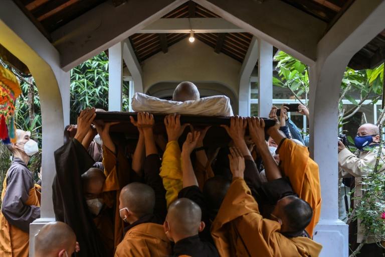 Thousands mourn Buddhist monk who brought mindfulness to the West » Capital News