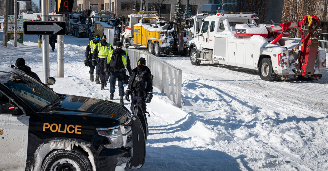 Police Move In on Ottawa Protests and Make Arrests