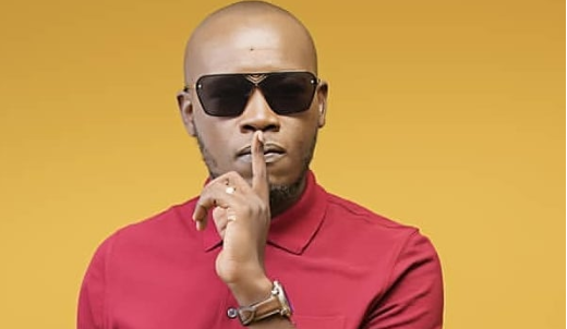 Ladies! Daddy Owen FINALLY takes off wedding ring months after separating from wife